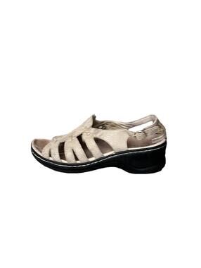 Clarks Lexi Marigold Sandals Women’s 9.5 Beige Leather Slingback Wedge Comfort